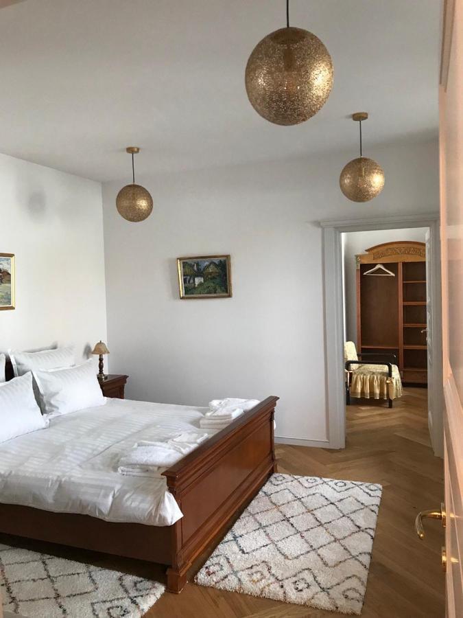 Augsburg Apart Piatra Neamţ Esterno foto