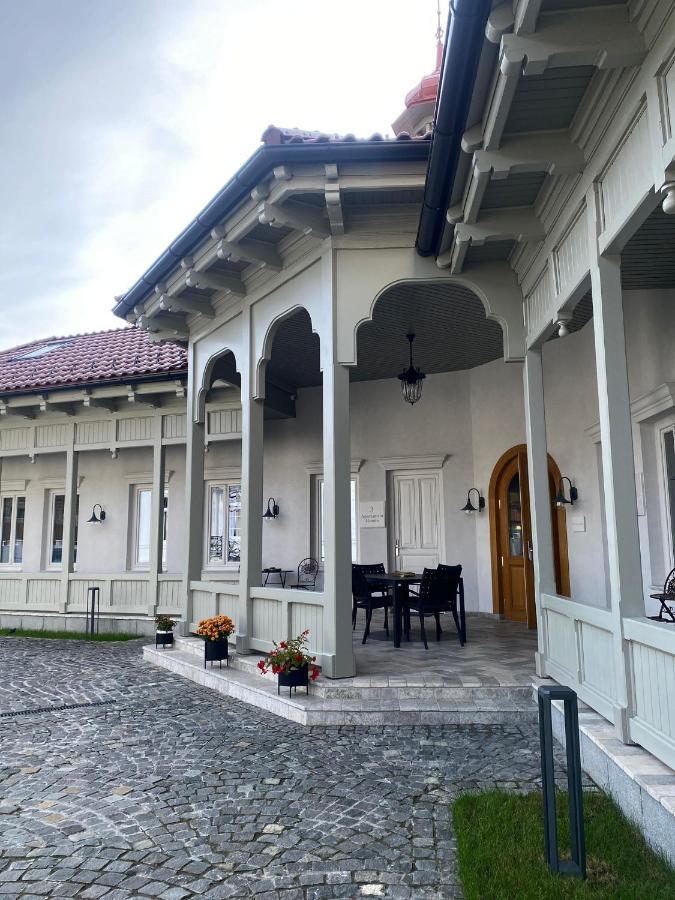 Augsburg Apart Piatra Neamţ Esterno foto