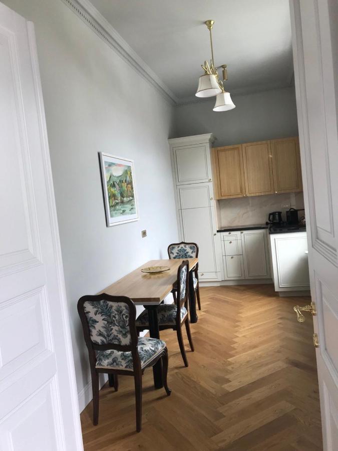 Augsburg Apart Piatra Neamţ Esterno foto