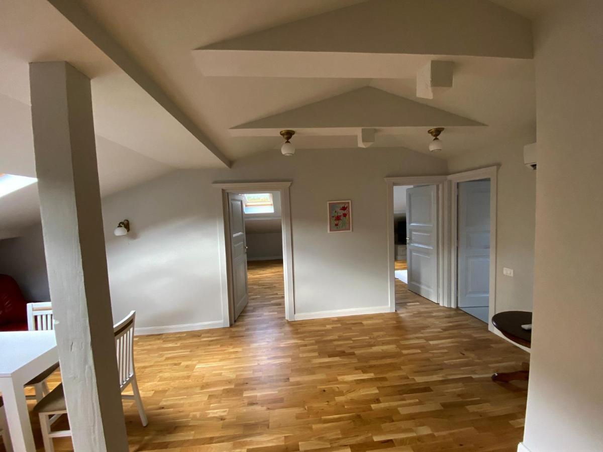 Augsburg Apart Piatra Neamţ Esterno foto